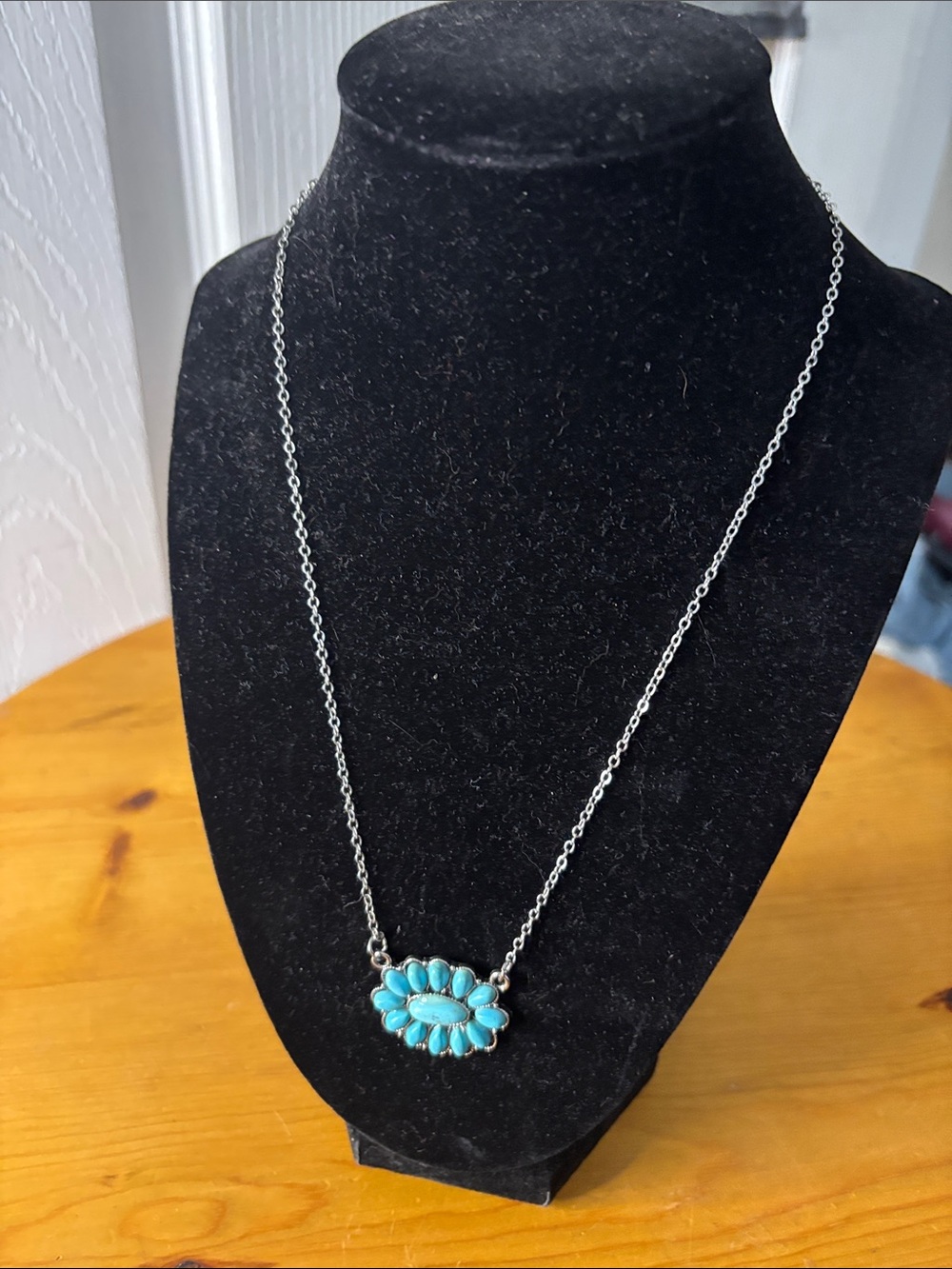 Turquoise Floral Pendant Necklace